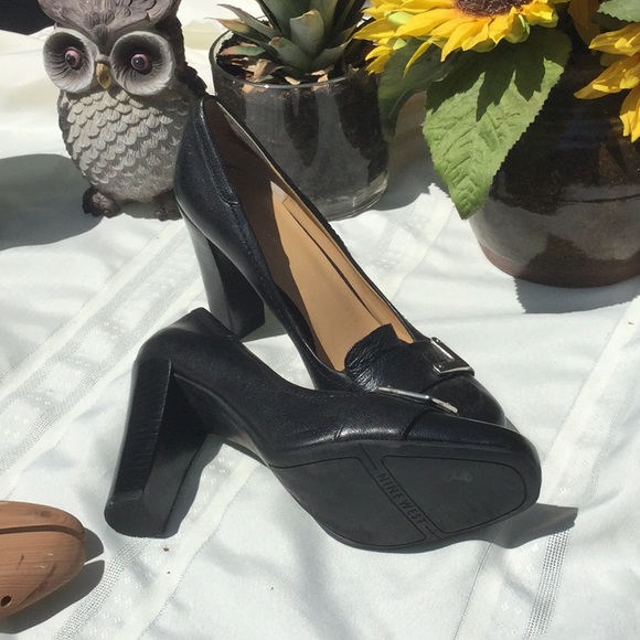 Shoes - Picture 2 of 3